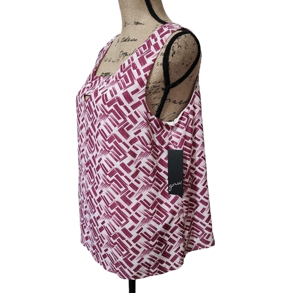 3/$25 NWT GNW Sleeveless Tank Blouse - Medium - Picture 3 of 9